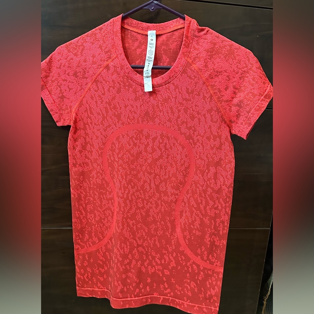 Lululemon Swiftly Tech Short sleeve shirt